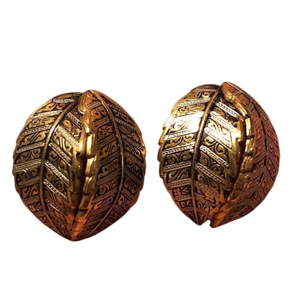 Jewelry - Vintage 1950s Spain Damascene Gold Leaf Clip-On Earrings 1”